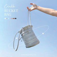 將圖片載入圖庫檢視器 Crinkle Bucket Bag