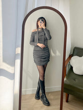 將圖片載入圖庫檢視器 Ruffle Shoulder Dress