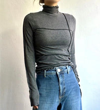 Load image into Gallery viewer, Cross Lines Ruffle Top