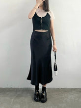 將圖片載入圖庫檢視器 Satin Midi Skirt