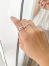 Load image into Gallery viewer, Daisy Ring