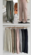 Load image into Gallery viewer, Everyday Cargo Pants