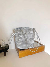 將圖片載入圖庫檢視器 Crinkle Bucket Bag