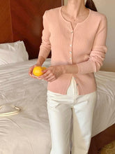 Load image into Gallery viewer, Casual Button V Top