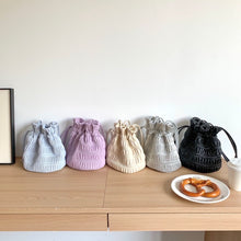 將圖片載入圖庫檢視器 Crinkle Bucket Bag