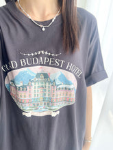 Load image into Gallery viewer, Smiley Pearl Necklace