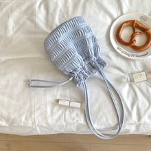 將圖片載入圖庫檢視器 Crinkle Bucket Bag