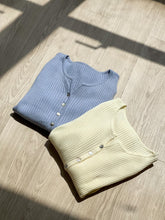 Load image into Gallery viewer, Casual Button V Top