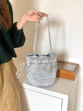 將圖片載入圖庫檢視器 Crinkle Bucket Bag