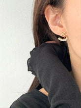 Load image into Gallery viewer, Mini Ribbon Pearl Earrings