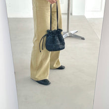 將圖片載入圖庫檢視器 Crinkle Bucket Bag