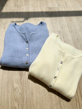 Load image into Gallery viewer, Casual Button V Top