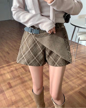 Load image into Gallery viewer, Belted Plaid Skort