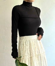 Load image into Gallery viewer, Cross Lines Ruffle Top