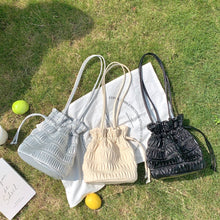 將圖片載入圖庫檢視器 Crinkle Bucket Bag
