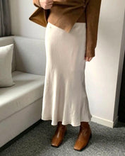 將圖片載入圖庫檢視器 Satin Midi Skirt