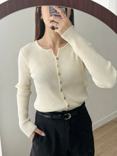 Load image into Gallery viewer, Casual Button V Top