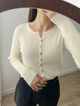 Load image into Gallery viewer, Casual Button V Top