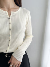 Load image into Gallery viewer, Casual Button V Top