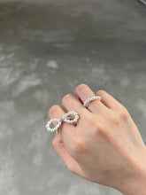Load image into Gallery viewer, Pearl Ribbon Ring
