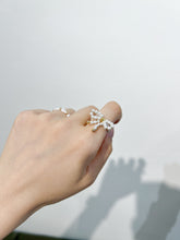 Load image into Gallery viewer, Ribbon Pearl Ring