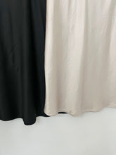 將圖片載入圖庫檢視器 Satin Midi Skirt