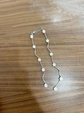 Load image into Gallery viewer, Pearl Ball Wavy Necklace