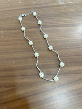 Load image into Gallery viewer, Pearl Ball Wavy Necklace