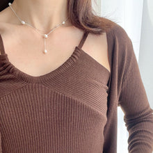 Load image into Gallery viewer, Pearl Line Necklace