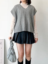 Load image into Gallery viewer, Wool50 Knit Vest