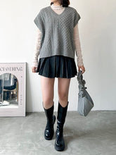 Load image into Gallery viewer, Wool50 Knit Vest