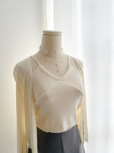 Load image into Gallery viewer, Pearl Line Necklace