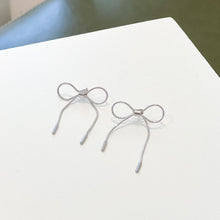 Load image into Gallery viewer, Ribbon Earrings
