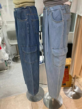 Load image into Gallery viewer, Pocket Jeans