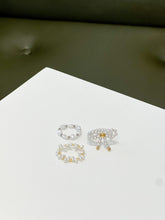 Load image into Gallery viewer, Ribbon Pearl Ring