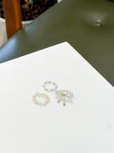 Load image into Gallery viewer, Ribbon Pearl Ring