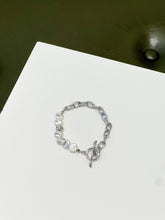 Load image into Gallery viewer, Uneven Pearl Chain Bracelet