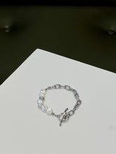 Load image into Gallery viewer, Uneven Pearl Chain Bracelet