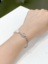 Load image into Gallery viewer, Uneven Pearl Chain Bracelet
