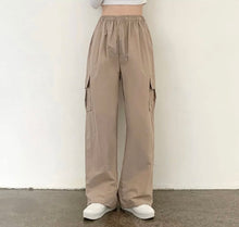 Load image into Gallery viewer, Everyday Cargo Pants
