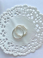 Load image into Gallery viewer, Pearl Cross Ring