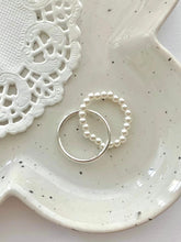 Load image into Gallery viewer, Pearl Cross Ring