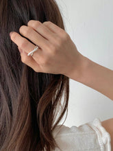 Load image into Gallery viewer, Pearl Cross Ring
