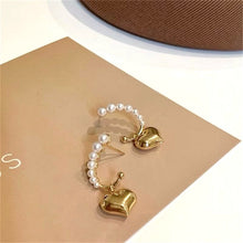 Load image into Gallery viewer, Vintage Pearl Heart Earrings