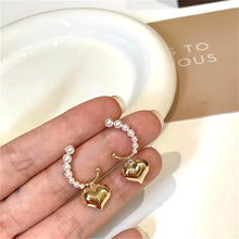 Load image into Gallery viewer, Vintage Pearl Heart Earrings