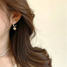Load image into Gallery viewer, Vintage Pearl Heart Earrings