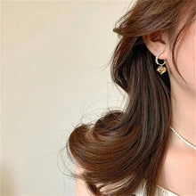 Load image into Gallery viewer, Vintage Pearl Heart Earrings