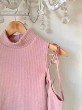 Load image into Gallery viewer, Uneven Ribbon Top