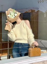 Load image into Gallery viewer, Momo Shoulder Top