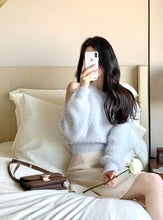 Load image into Gallery viewer, Momo Shoulder Top